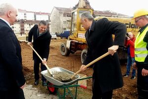 Nikšić: Počela gradnja zgrade za penzionere u Rudom Polju