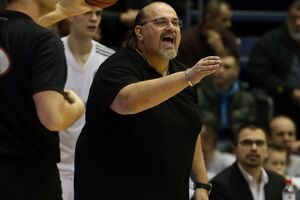 Igrači i trener Partizana otrovani
