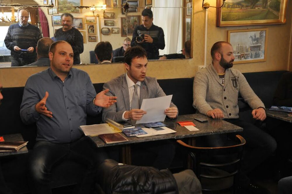 Referendumski karavan Beč, marko Milačić, Foto: Miroslav Karadaglić