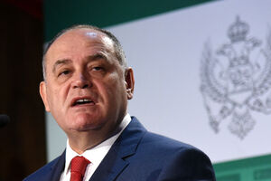 Simović: Knežević laže ako pokušava reći da sam ja uzeo stan u...