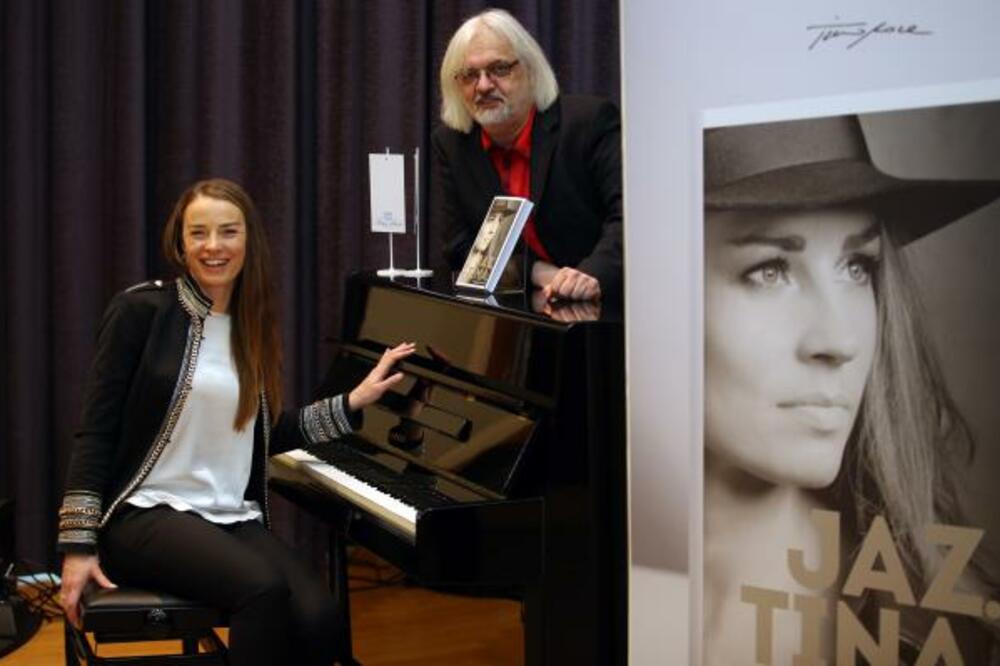 Tina Maze knjiga, Foto: Siol