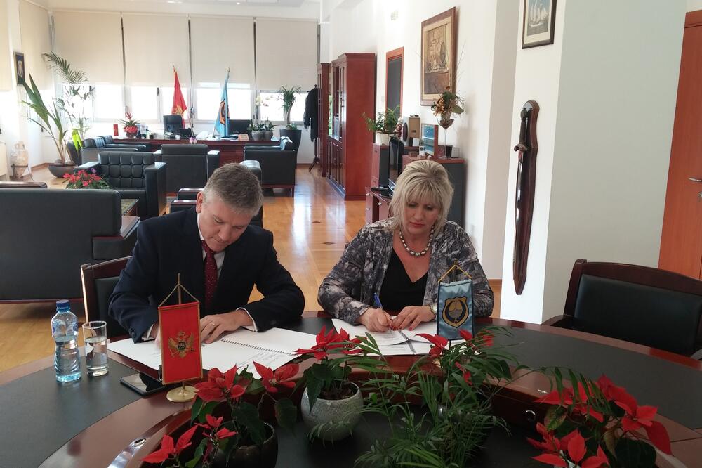 Daren Gibson, Snežana Matijević, Foto: Siniša Luković