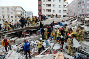 A building collapsed in Istanbul: One person died, trapped...