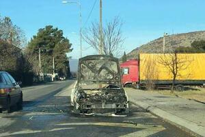Podgorica: "Golf" se zapalio u toku vožnje, eksplozija uništila...