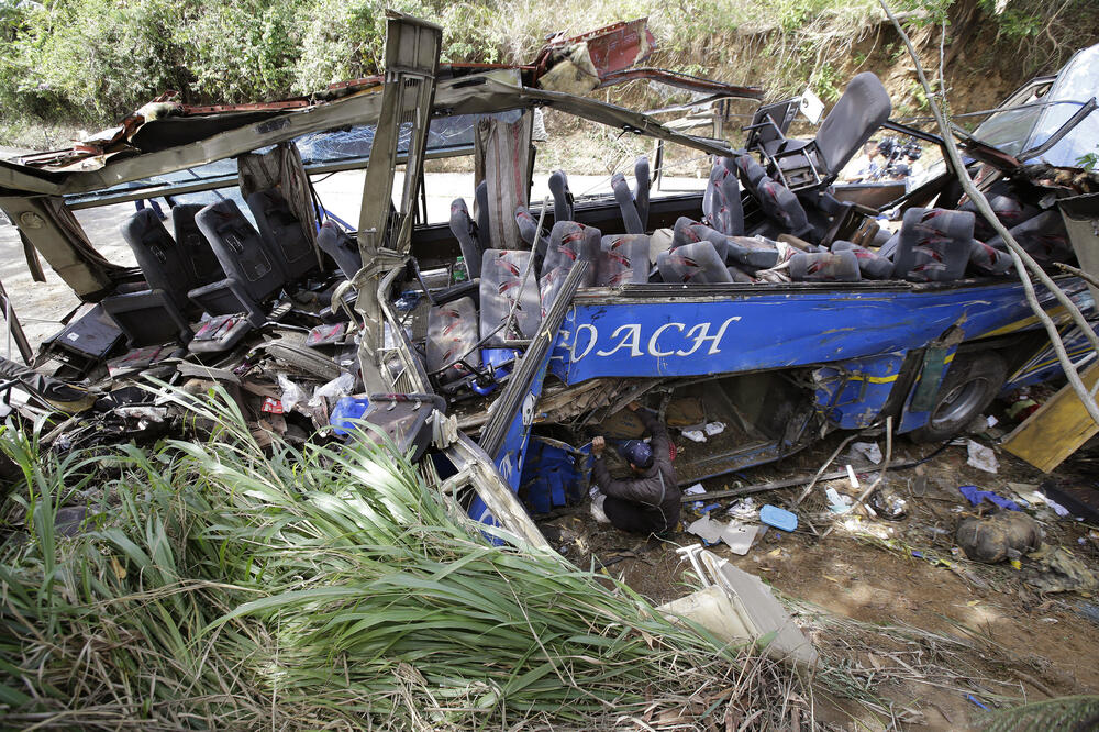 Filipini, autobuska nesreća, Foto: Beta-AP