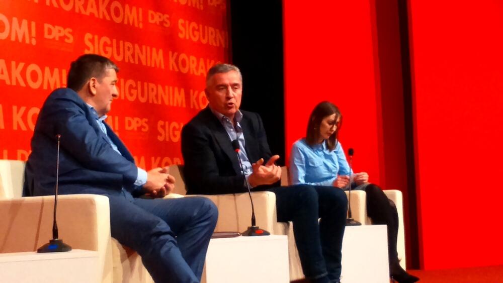 Milo Đukanović, Veselin Grbović