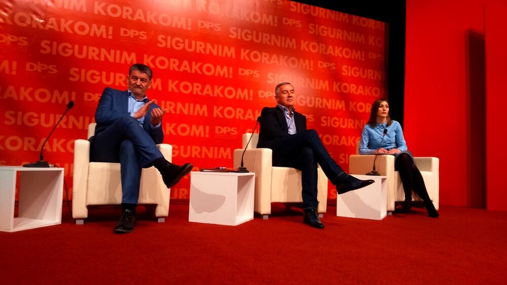 Milo Đukanović, Veselin Grbović