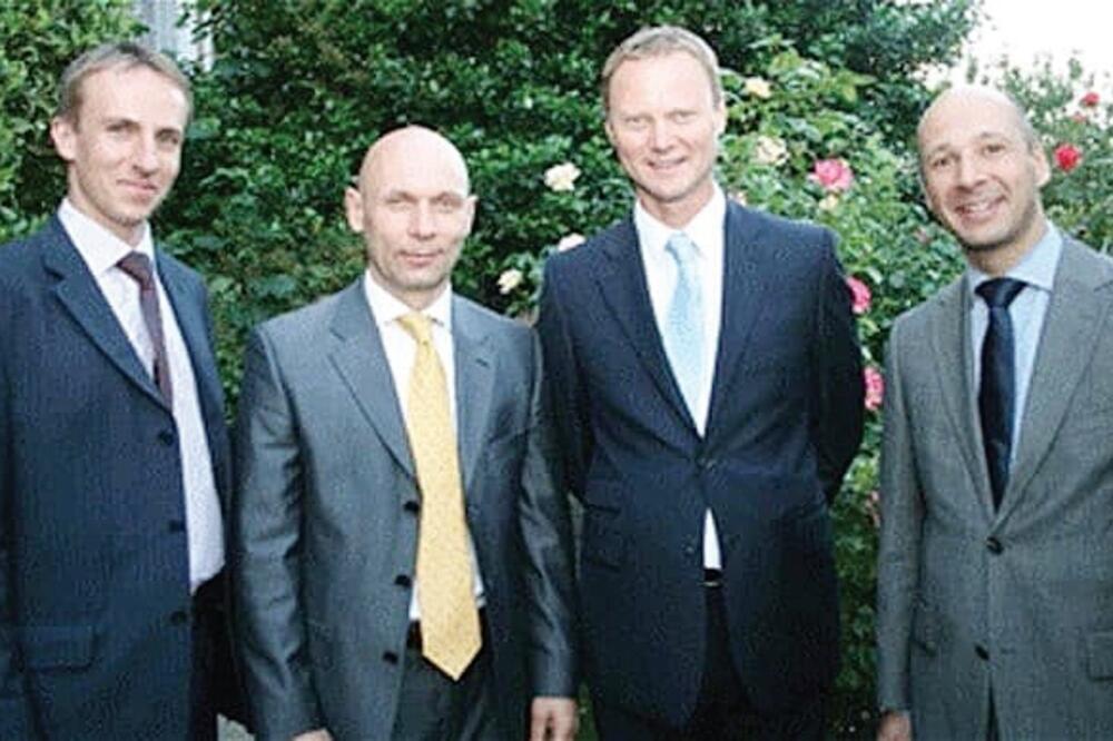 Mihail Rjepin (prvi s lijeva), Foto: Telegraph.co.uk