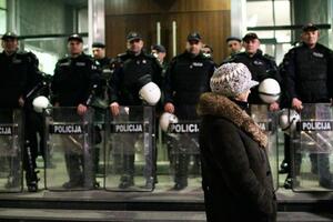 Boje jutra: Sa majkama ispred Vlade