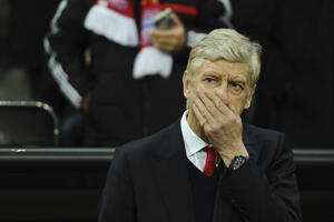 Arsenal u kolapsu, legende kluba traže Vengerovu ostavku