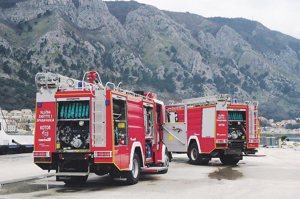 Vatrogasci Kotor, Foto: Siniša Luković