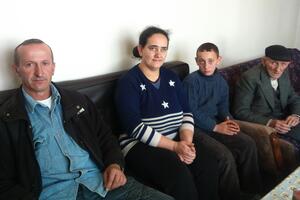 Martinovići nemaju za sebe, ali šalju drugima