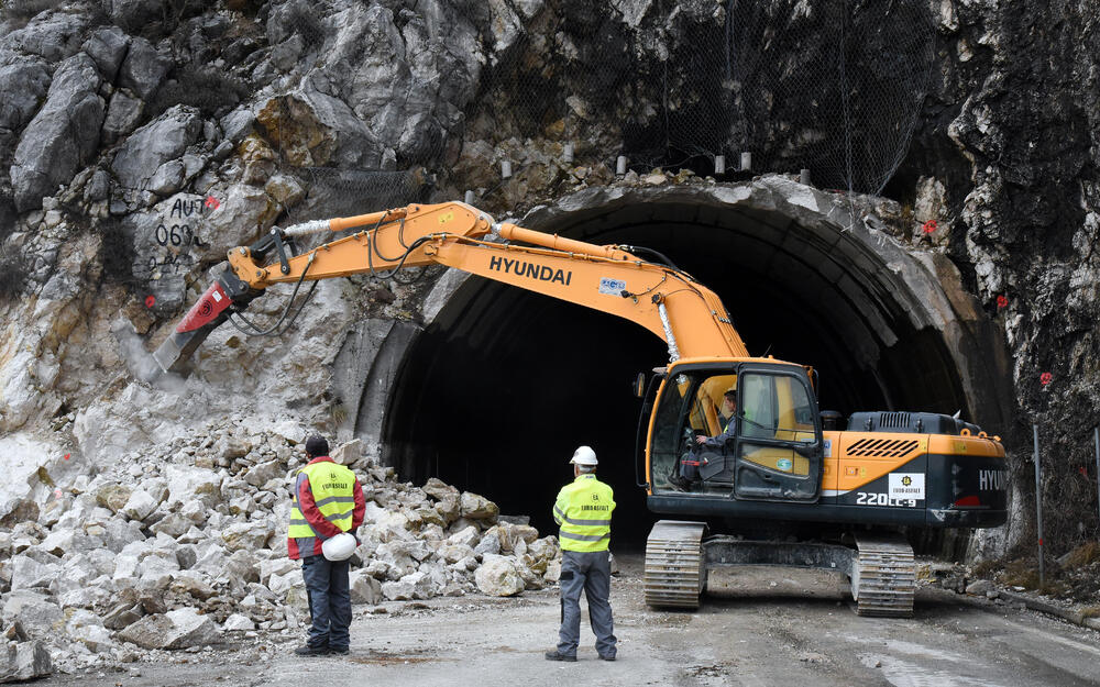Radovi na putu Podgorica-Cetinje