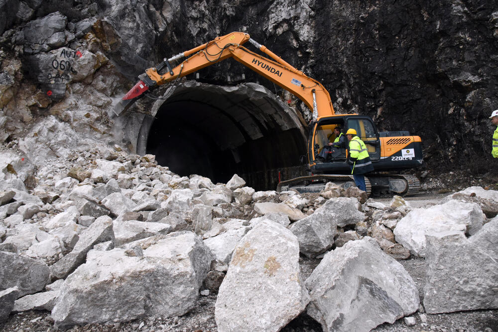 Radovi na putu Podgorica-Cetinje