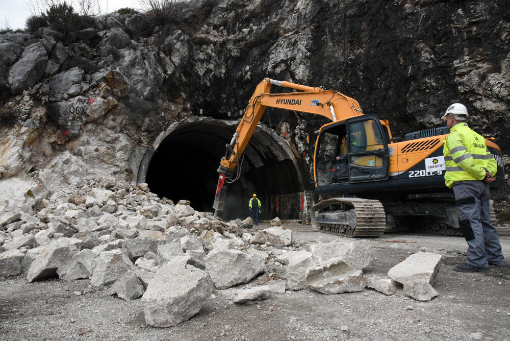 Radovi na putu Podgorica-Cetinje