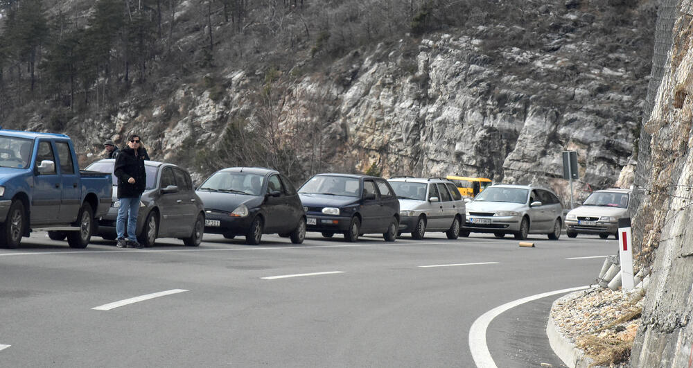 Radovi na putu Podgorica-Cetinje