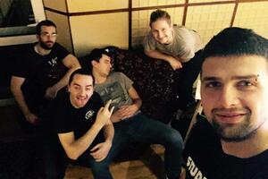 PREMIJERA: Poslušajte novi singl Gomile nesklada