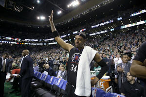 Ovako odlaze samo najveći: Pogledajte slavlje navijača nakon...