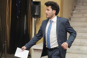 Abazović za "Vijesti": Opoziciji trebaju ljudi bez duhova prošlosti