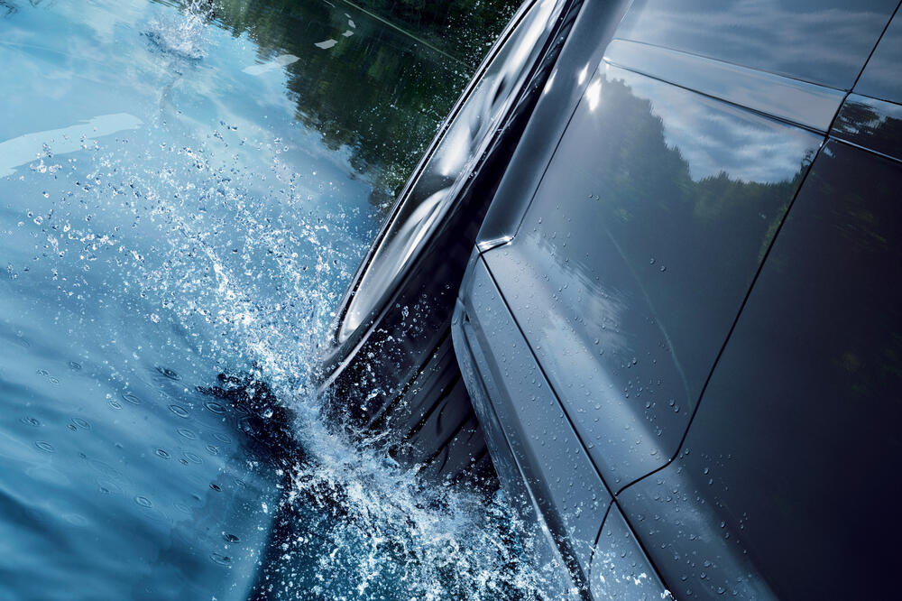 Za volanom vožnja po kiši, Foto: TV Vijesti