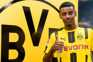 Fifa aminovala prelazak Isaka u Borusiju iz Dortmunda