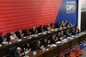 DPS: Politikanti i manipulatori priželjkuju bankrot države