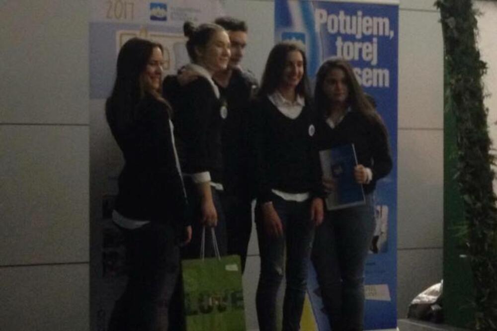 Novski đaci, Foto: Privatna arhiva