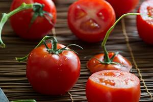 Naučnici istražuju zašto je paradajz izgubio ukus
