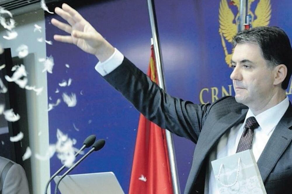 Petar Ivanović (novina)