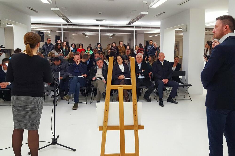 Prijestonica za Selenu, Foto: Twitter/cetinjeme