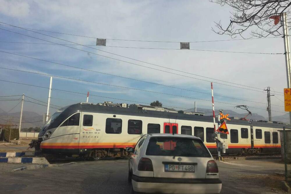 voz, pružni prelaz zagorič, Foto: Čitalac reporter