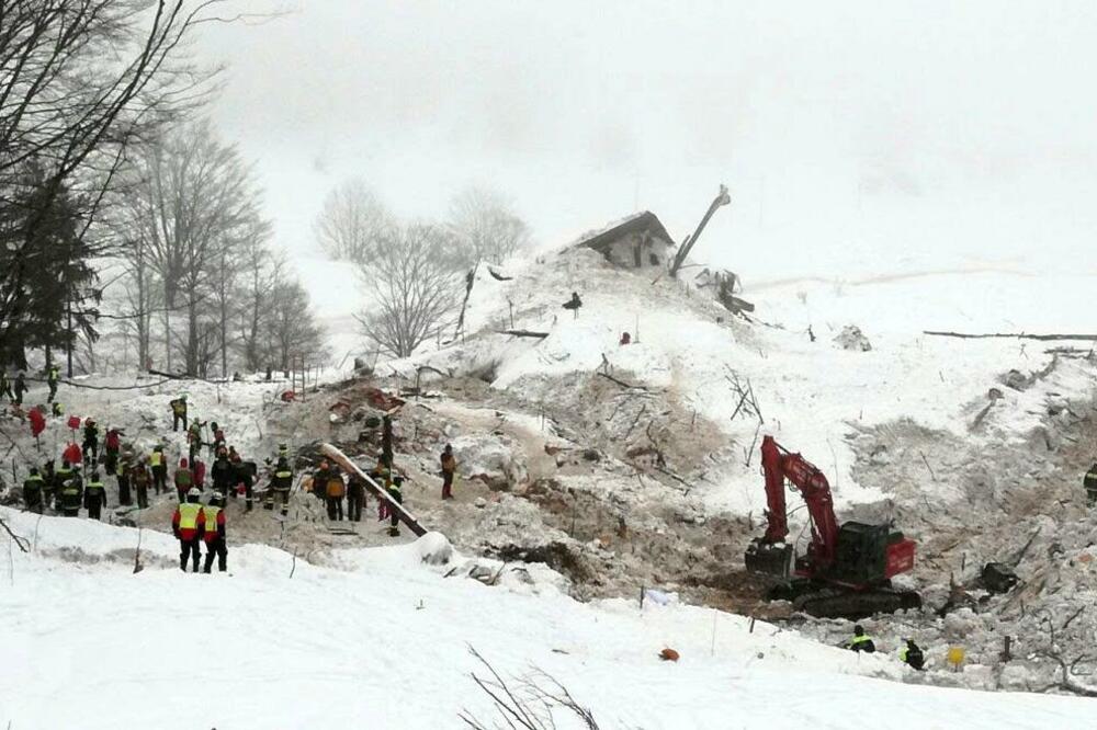 Italija hotel lavina, Foto: Reuters