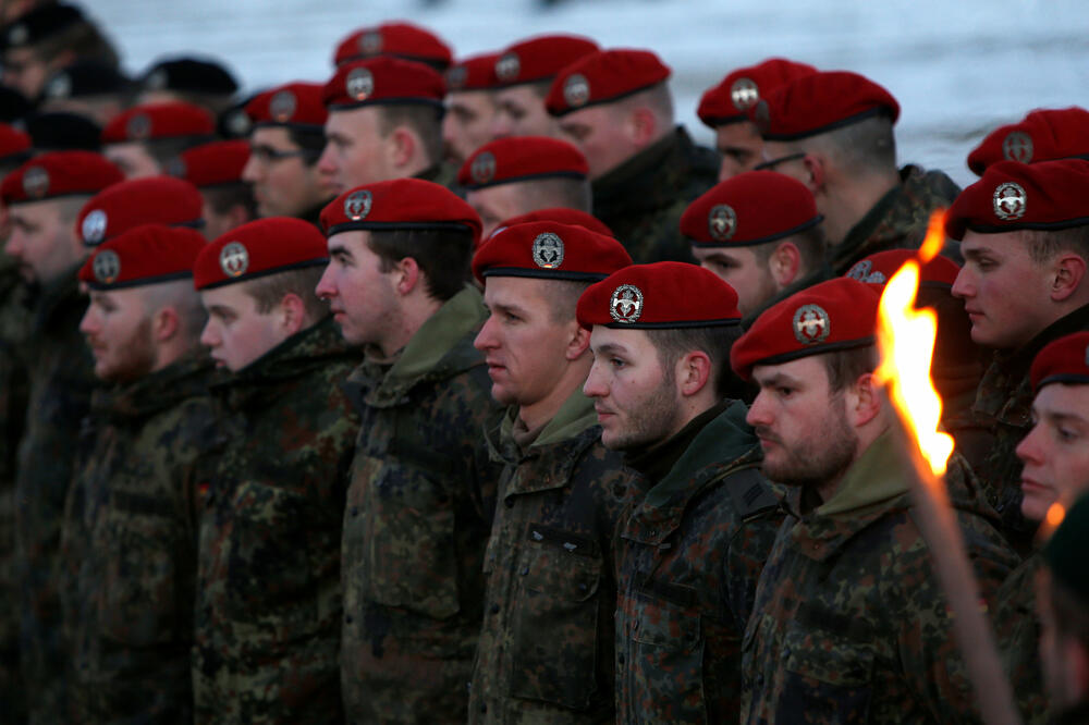 NATO, vojnici, Foto: Reuters