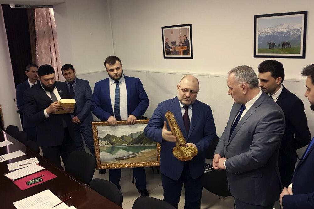 Orhan Šahmanović, Čečeni, Foto: Demokratski front