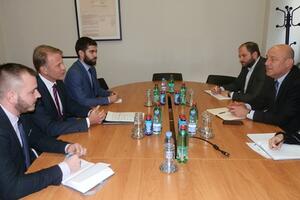 Radunović: Sprovoditi reforme koje će omogućiti da društvo prođe...