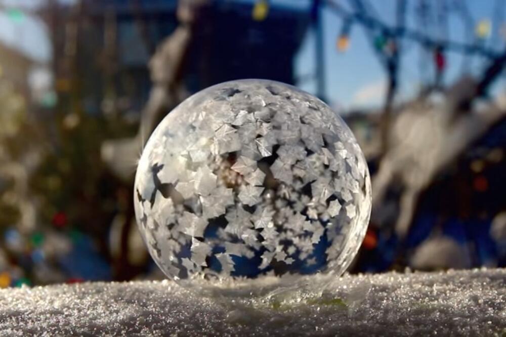 balon od sapunice, Foto: Screenshot (YouTube)