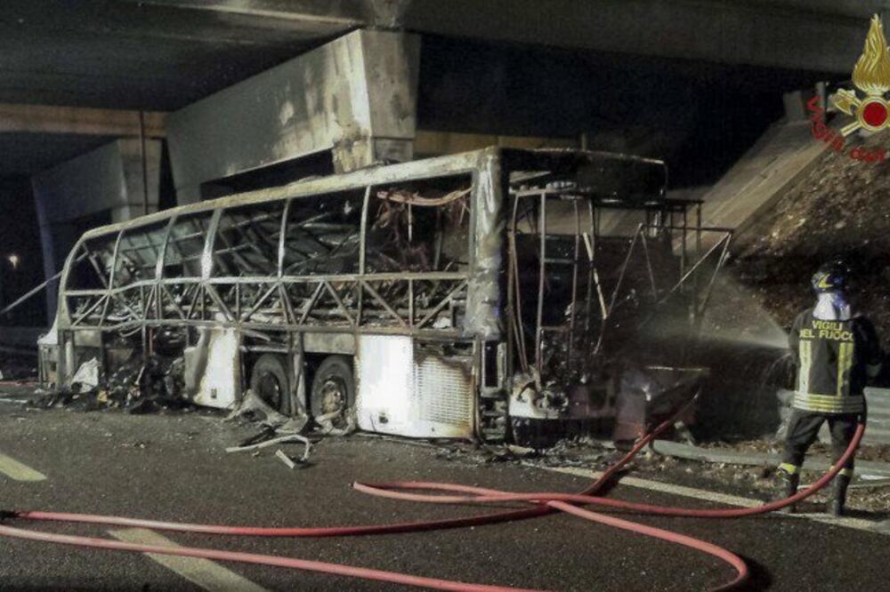 Italija autobus, Foto: Twitter.com