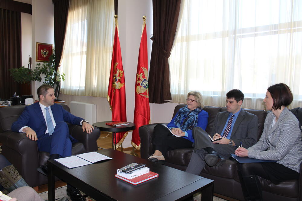 Damir Šehović, Margaret Uehara, Foto: Ministarstvo prosvjete