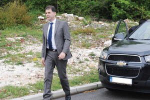 "Nijesam naletio na nju, već je ona natrčala na vozilo"