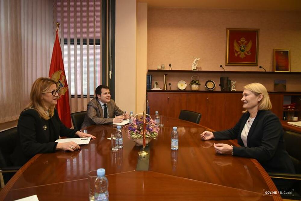 Suzana Pribilović, Irena Tataržinjski, Foto: Ministarstvo javne uprave