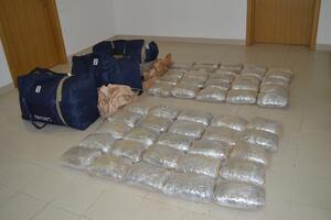 Policija zaplijenila 120 kg skanka, tragaju za osumnjičenim