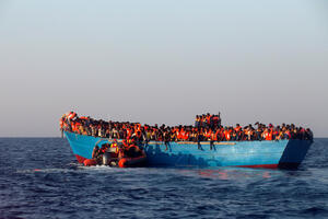 Prevrnuo se brod s migrantima u Mediteranu, nestalo 180 ljudi