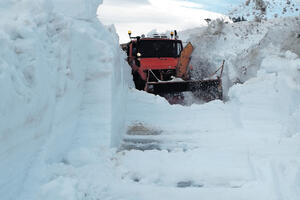 Od hladnoće nije mogao da govori
