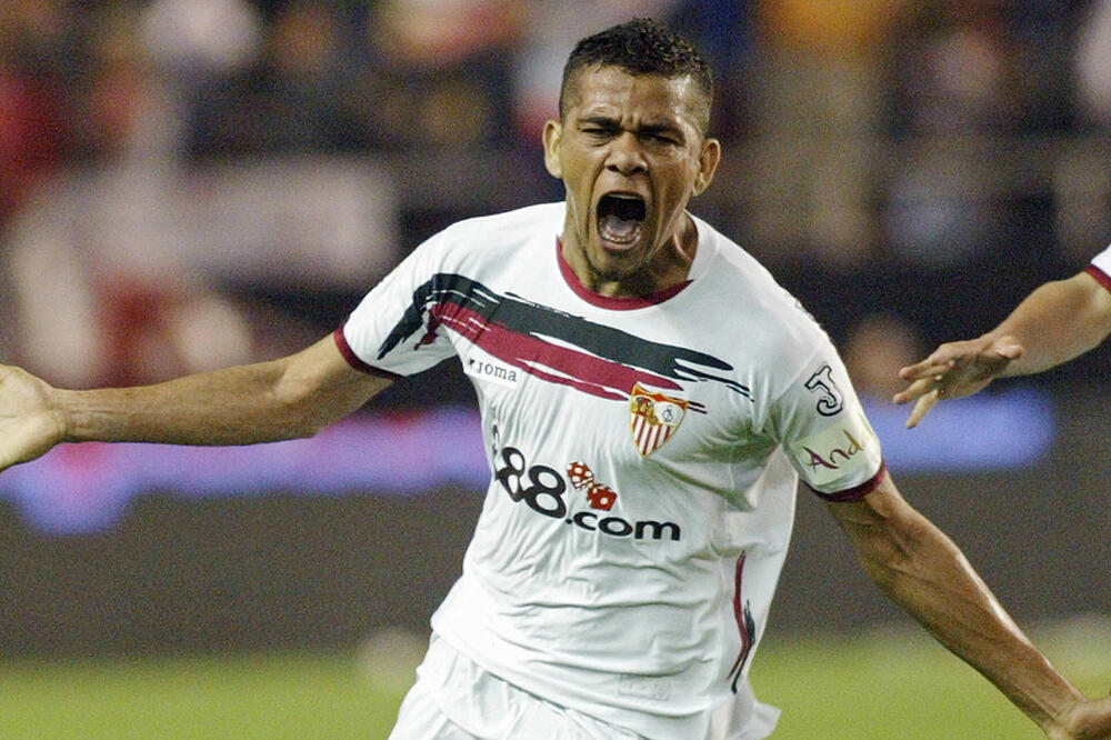 Dani Alveš, Foto: GOAL.COM