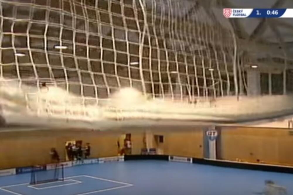 Rušenje krova, Češka, Foto: Screenshot (YouTube)