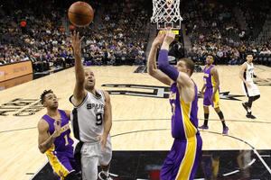 San Antonio protiv Lejkersa na rekordnih +40