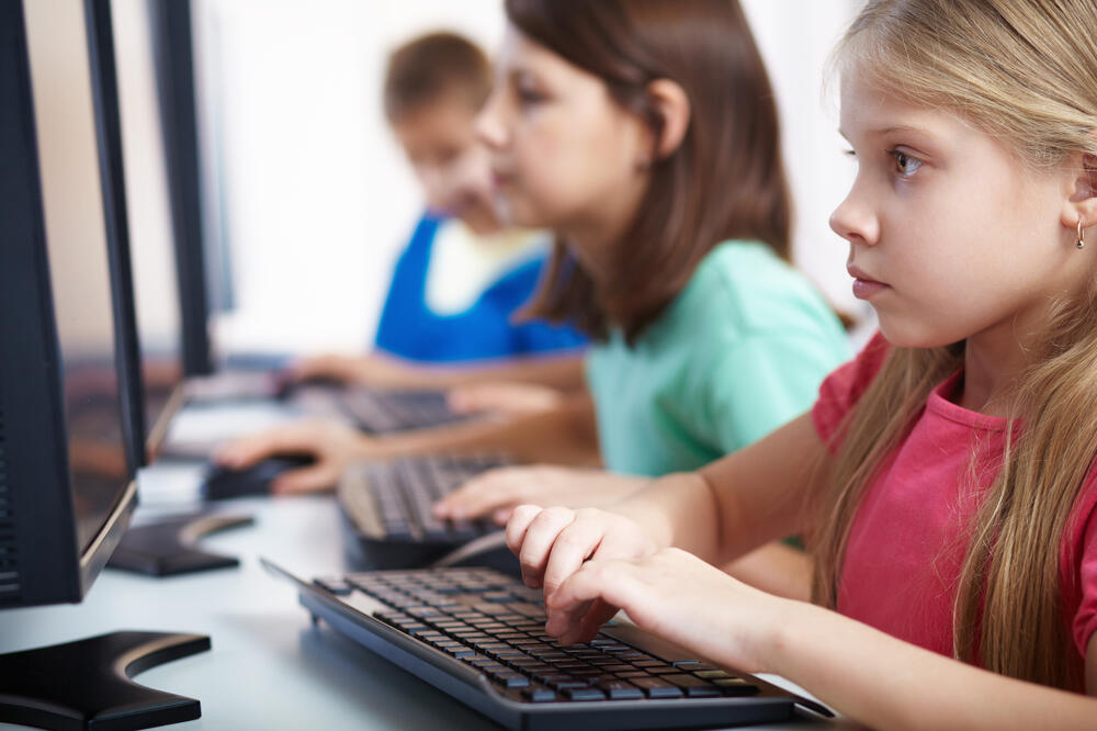 djeca, kompjuter, Foto: Shutterstock