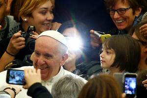 Papa Franjo ne želi blindirano auto