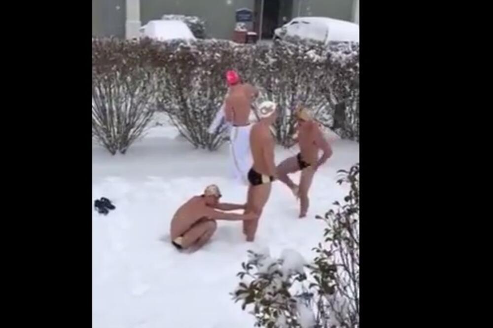plivanje u snijegu, Foto: Screenshot (YouTube)