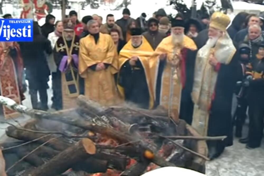 nalaganje badnjaka CPC Cetinje, Foto: Screenshot (TV Vijesti)
